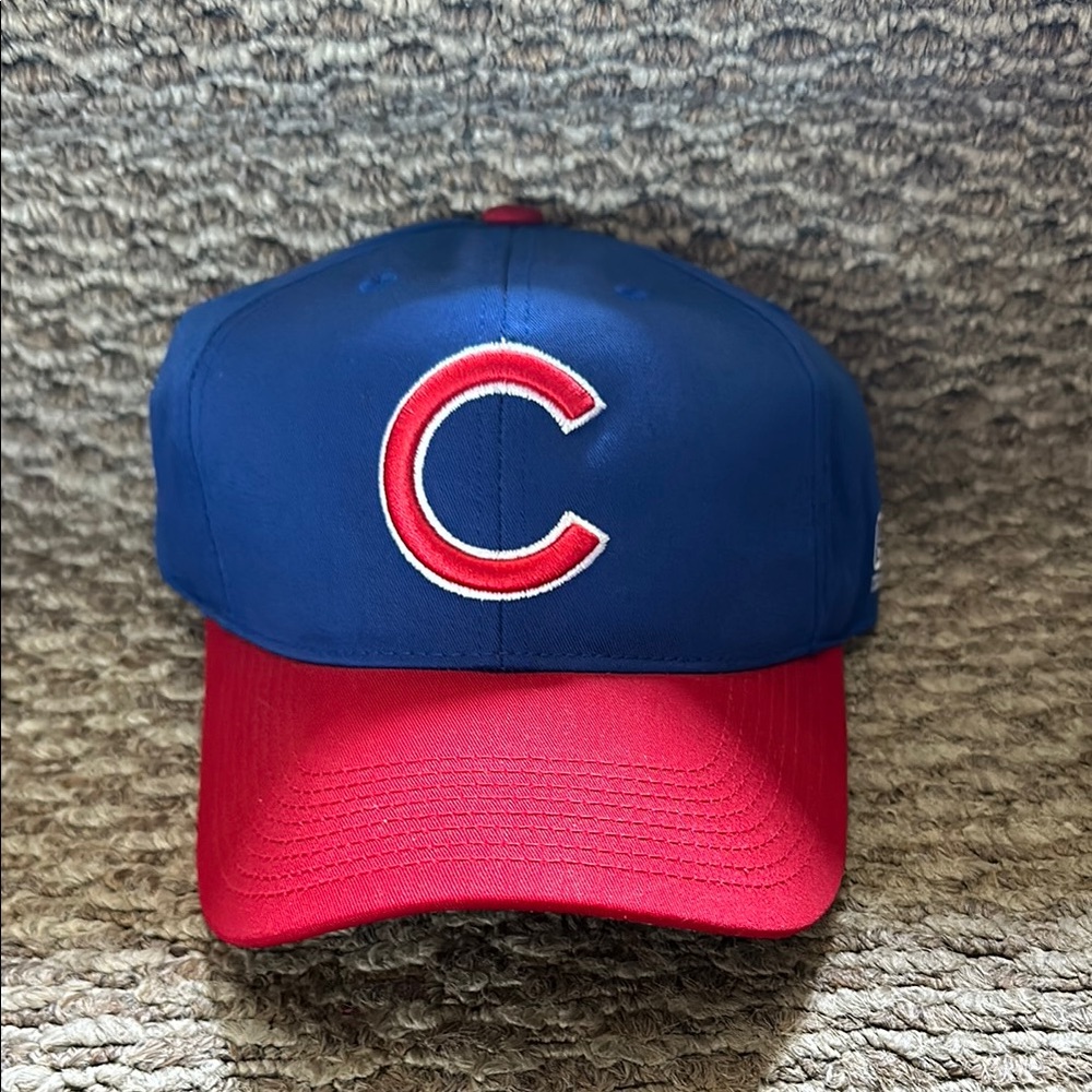 MLB baseball cap with Chicago cubs logo